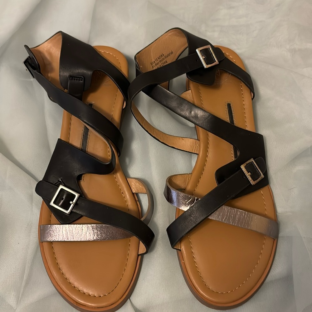 New Directions sandal size 10